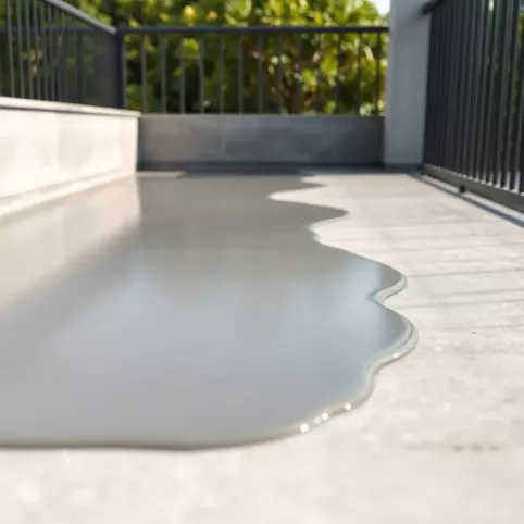 Folia w płynie na zewnątrz